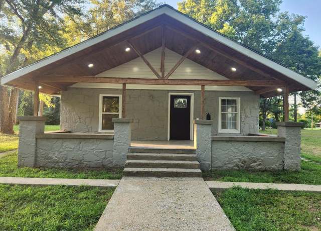 Property at 200 Cool Mist Ln, Batesville, AR 72501, 3 beds, 2 baths