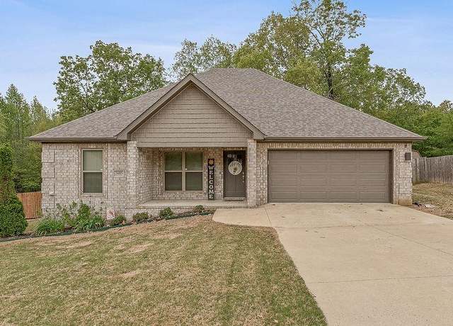 Property at 3605 Burdyshaw Dr, Jonesboro, AR 72405, 4 beds, 2 baths