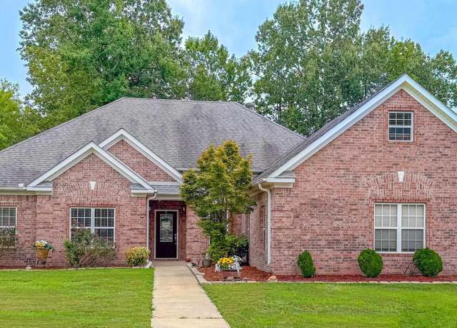 Property at 105 Valderrama Dr, Benton, AR 72015, 4 beds, 3 baths