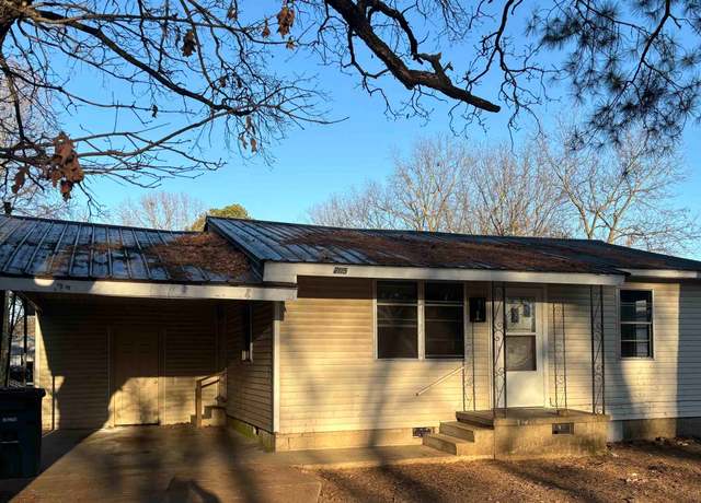 Property at 703 S Pine St, Bald Knob, AR 72010, 2 beds, 1 bath