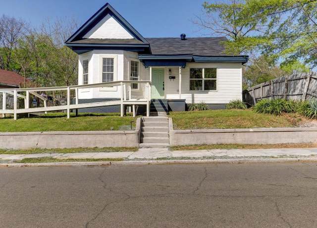 Property at 434 Linwood Ave, Hot Springs, AR 71913, 3 beds, 2 baths
