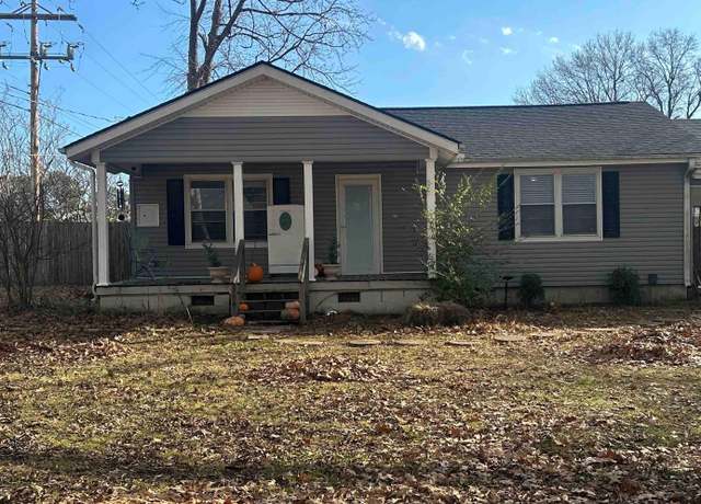 Property at 97 S Oak St, Brookland, AR 72417, 2 beds, 1 bath