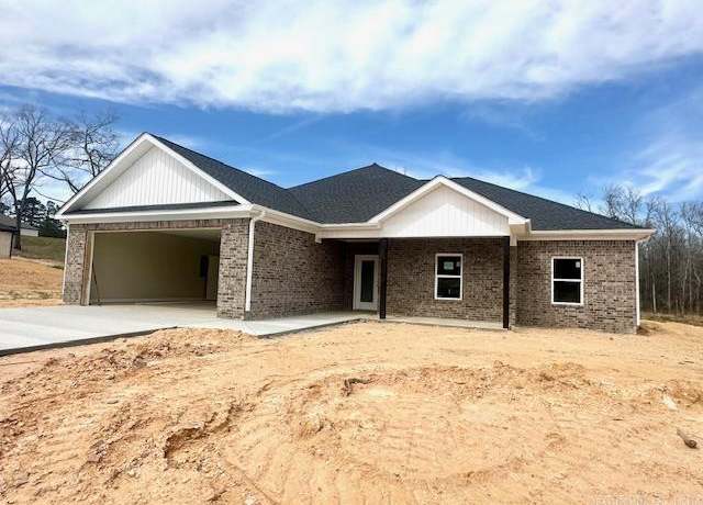 Property at 1008 Duke Dr, Bauxite, AR 72011, 4 beds, 2 baths