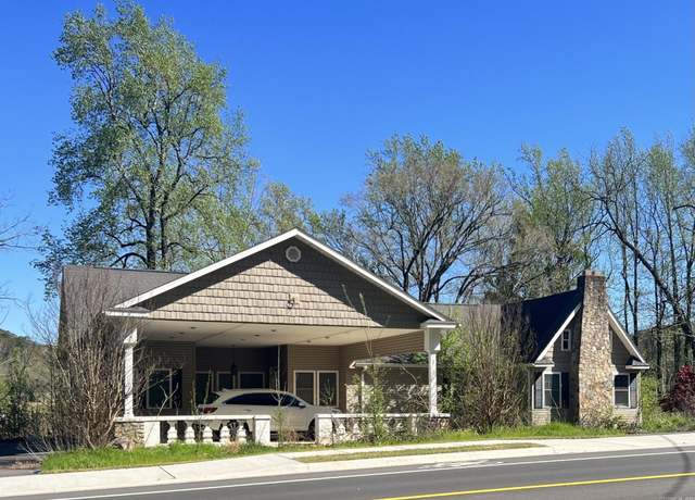 Property at 3822 Park Ave Ave, Hot Springs, AR 71901, 4 beds, 3 baths