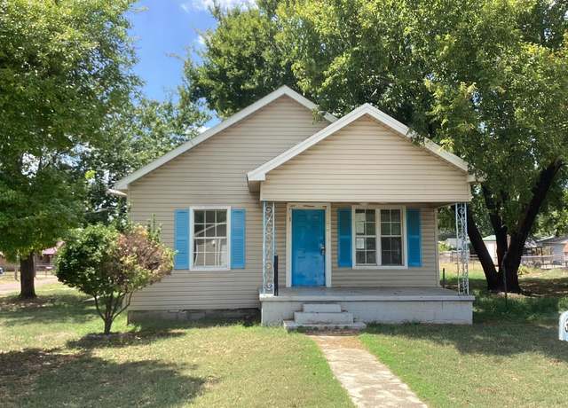 Property at 3601 Beech St, Texarkana, AR 71854, 3 beds, 2 baths