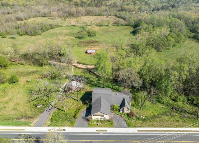 Property at 3822 Park Ave, Hot Springs, AR 71901, 4 beds, 3 baths