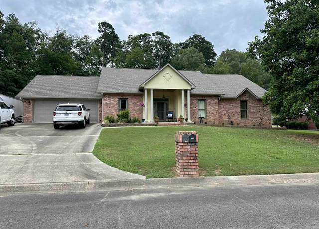 Property at 106 Little Oak Trl, Hot Springs, AR 71901, 3 beds, 2 baths