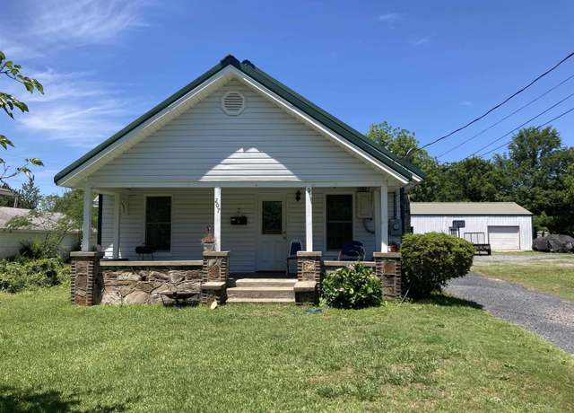 Property at 207 11th St, Mena, AR, 2 beds, 2 baths