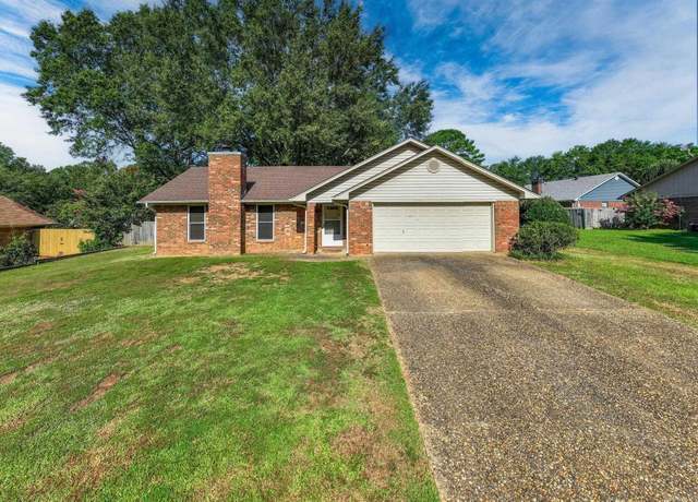Property at 5 Flintstone Dr, Conway, AR 72034, 3 beds, 2 baths