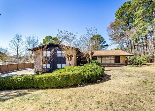 Property at 108 Ridgewood St, Hot Springs, AR 71901, 4 beds, 3 baths