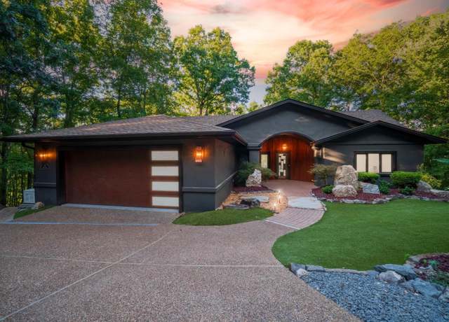 Property at 29 Ciento Way, Hot Springs Village, AR 71909, 4 beds, 2.5 baths