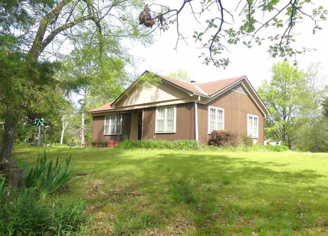 Property at 1014 N 3rd St, Morrilton, AR 72110, 2 beds, 1 bath