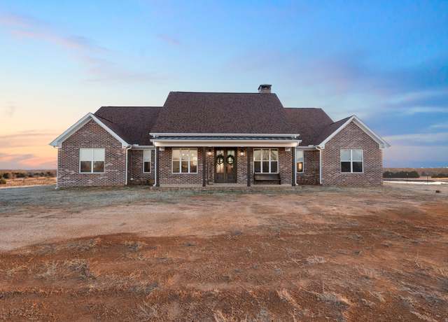 Property at 841 Blackjack Mountain Rd, Romance, AR 72136, 4 beds, 2.5 baths