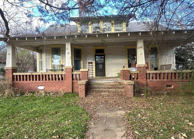 Property at 404 W Church St, Morrilton, AR 72110, 5 beds, 3 baths