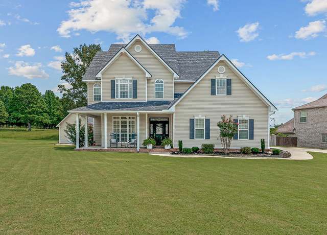 Property at 7307 Deerwood, Paragould, AR 72450, 4 beds, 2.5 baths