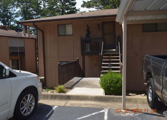 Property at 1100 Woodlawn St #25, Hot Springs, AR 71913, 2 beds, 2 baths