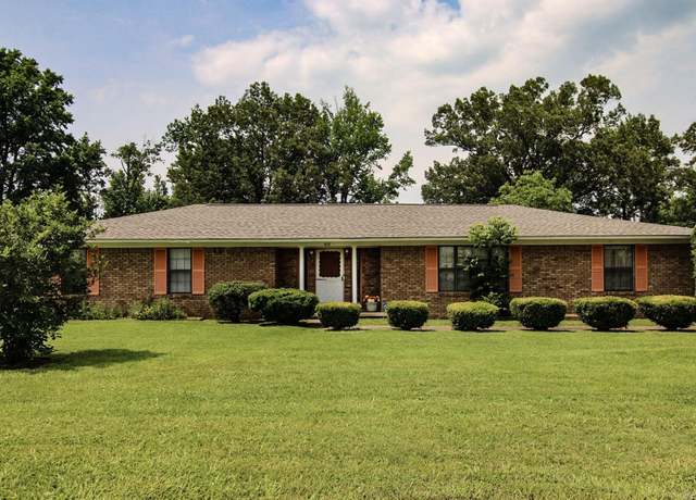 Property at 415 E 50th St, North Little Rock, AR, 4 beds, 3 baths