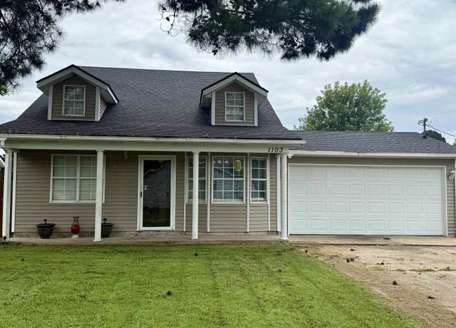 Property at 1103 N 29th St, Paragould, AR 72450, 3 beds, 2 baths