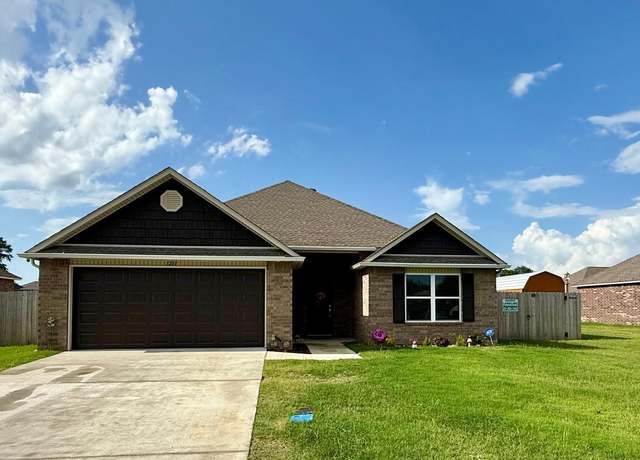 Property at 1211 Springvine Dr, Searcy, AR 72143, 4 beds, 2 baths
