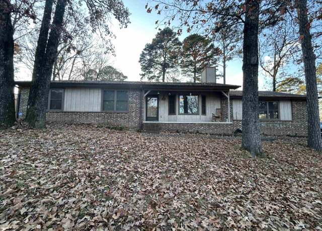 Property at 1807 Hilltop Dr, Russellville, AR 72802, 3 beds, 2 baths