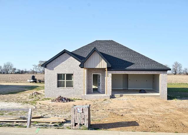 Property at 224 Quincy Cir, Trumann, AR 72472, 3 beds, 2 baths