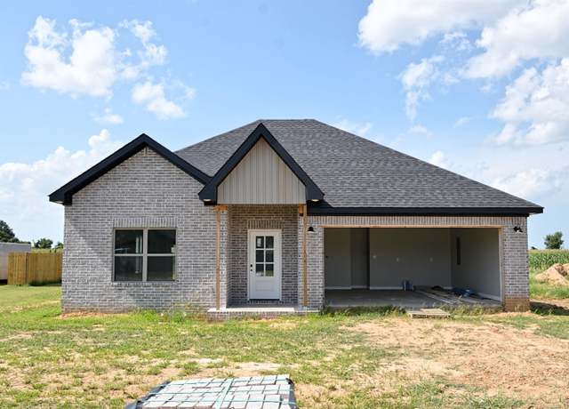 Property at 224 Quincy Cir, Trumann, AR 72472, 3 beds, 2 baths