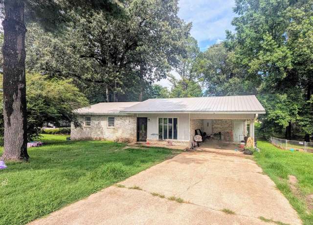 Property at 363 Lee Ave, Piggott, AR 72454, 3 beds, 1 bath