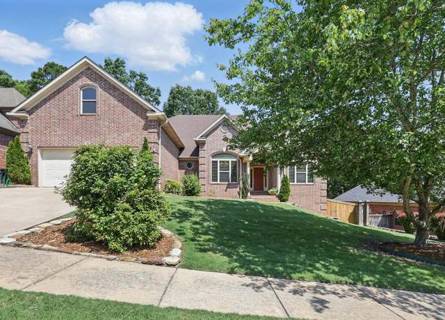 Property at 12 Woodfern Dr, Little Rock, AR 72211, 4 beds, 3.5 baths