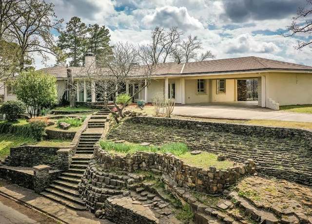 Property at 3 Lakewood Park Dr, North Little Rock, AR 72116, 4 beds, 3 baths