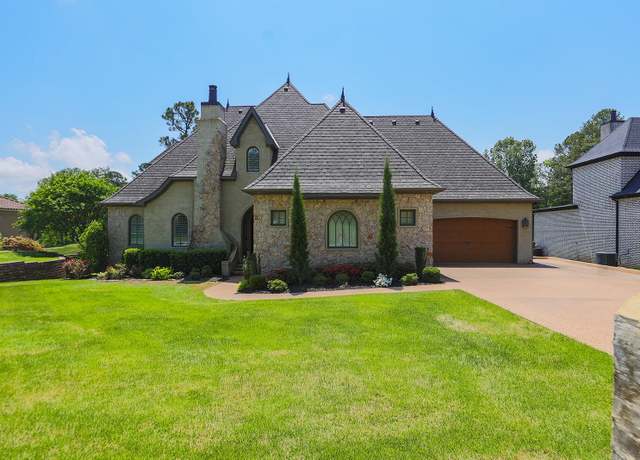 Property at 3821 Riviera Dr, Jonesboro, AR 72404, 5 beds, 3.5 baths