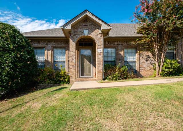 Property at 73 Reservoir Heights Dr, Little Rock, AR, 2 beds, 2 baths