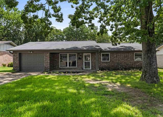 Property at 6600 Windhill Dr, North Little Rock, AR 72118, 4 beds, 2.5 baths