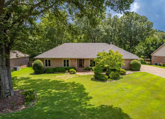 Property at 304 Quail Creek Rd, Hot Springs, AR 71901, 4 beds, 4 baths