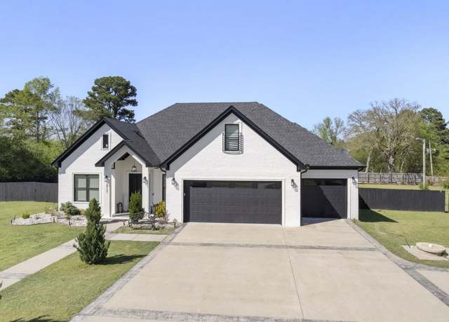 Property at 8721 Stonehedge Trl, Benton, AR, 4 beds, 3.5 baths