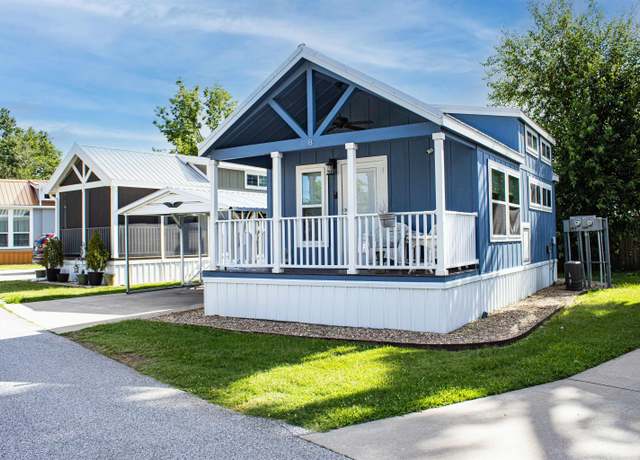 Property at 1014 W Olive St, Rogers, AR 72756, 1 bed, 1 bath