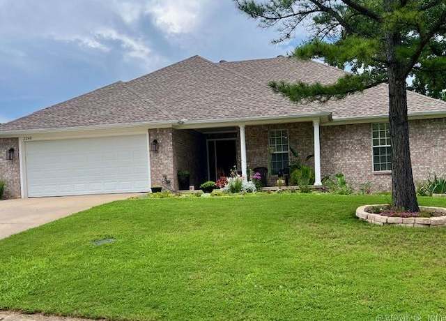Property at 2240 Desha Dr, Conway, AR 72034, 3 beds, 2 baths
