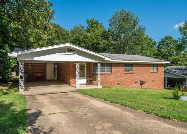 Property at 201 Elmhurst St, Hot Springs, AR 71913, 3 beds, 2 baths