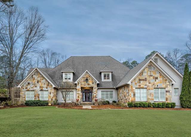 Property at 14 Sologne Cir, Little Rock, AR 72223, 5 beds, 5.5 baths