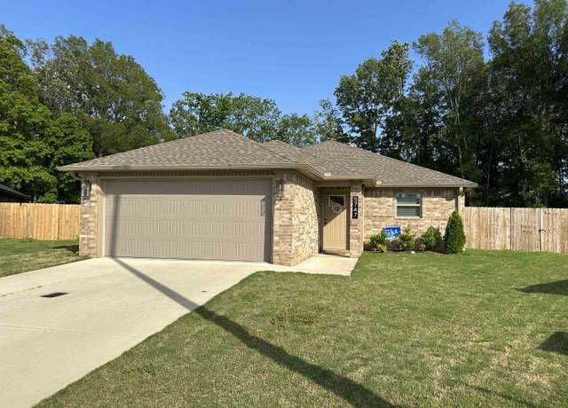 Property at 5747 Brookshire, Jonesboro, AR 72401, 3 beds, 2 baths