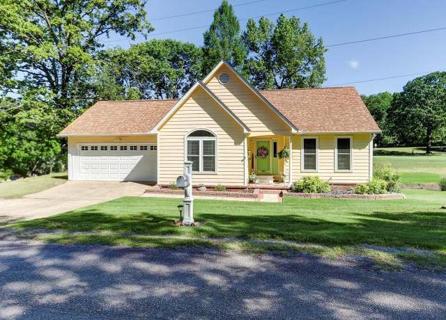 Property at 131 Firestone Dr, Hot Springs, AR, 3 beds, 2 baths