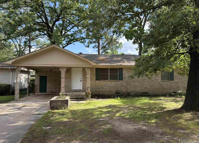 Property at 1504 W 34th Ave, Pine Bluff, AR 71603, 3 beds, 2 baths