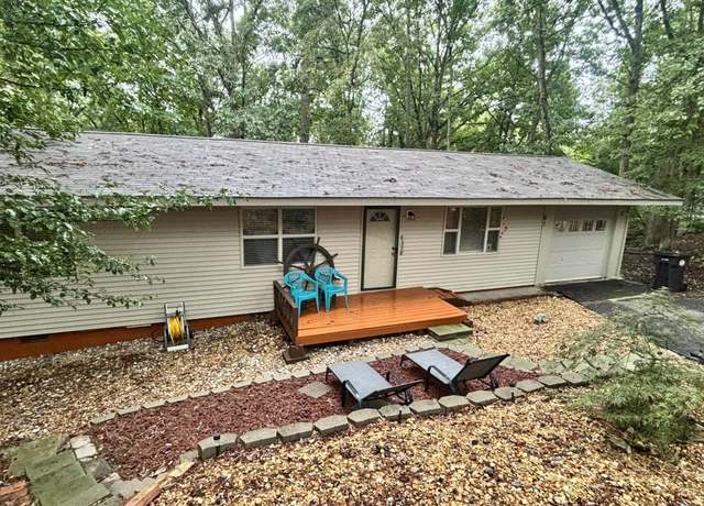Property at 61 Tomino Way, Hot Springs Village, AR 71909, 3 beds, 1.5 baths