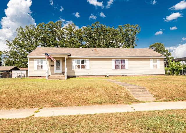 Property at 115 Womble Ave, E. Camden, AR 71701, 3 beds, 2 baths
