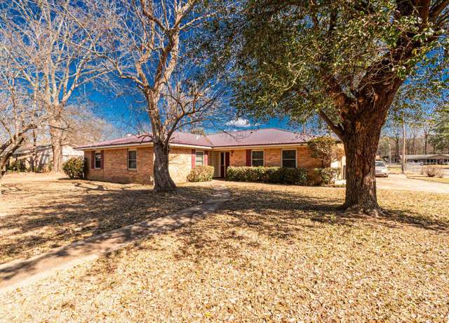 Property at 2785 Cherokee Ave, Camden, AR 71701, 3 beds, 3 baths