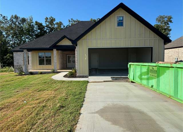 Property at 220 Michelle Dr, Beebe, AR 72012, 4 beds, 2.5 baths