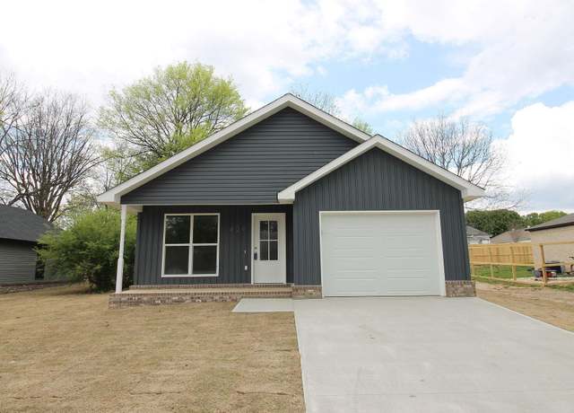 Property at 404 N 5th St, Paragould, AR 72450, 3 beds, 2 baths