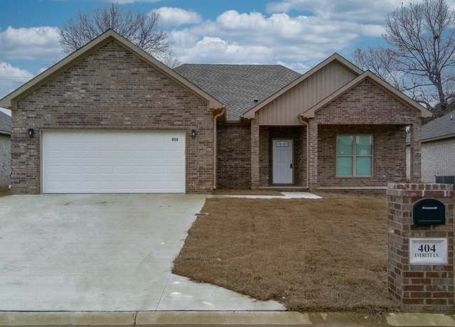 Property at 404 Everett Ln, Jonesboro, AR 72401, 3 beds, 2 baths
