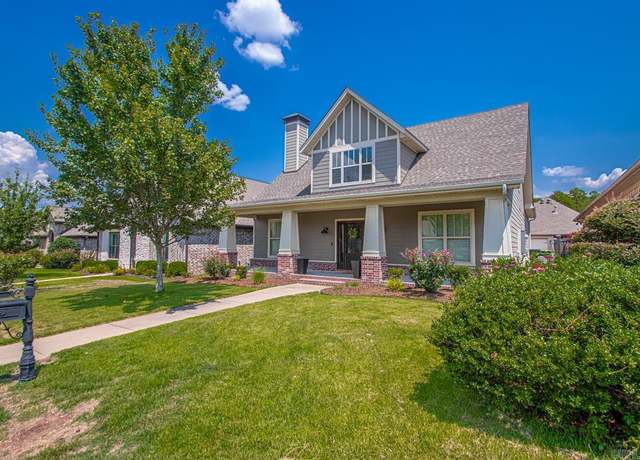 Property at 51 Wildwood Place Cir, Little Rock, AR 72223, 3 beds, 2.5 baths