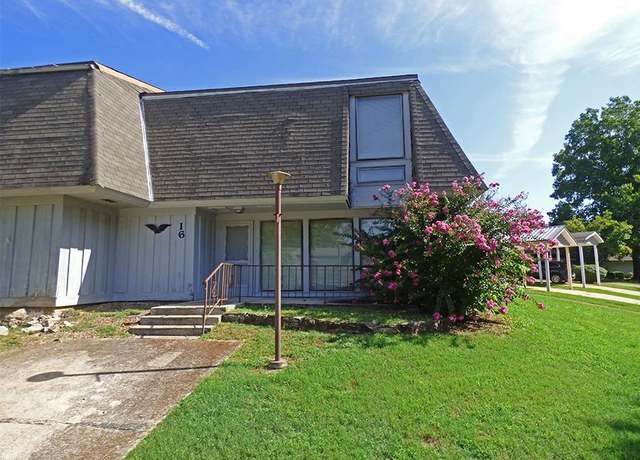 Property at 16 Annette Rd, Cherokee Village, AR 72529, 3 beds, 2.5 baths