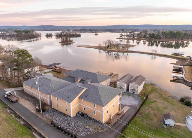 Property at 141 Central Ter, Hot Springs, AR 71913, 2 beds, 2 baths
